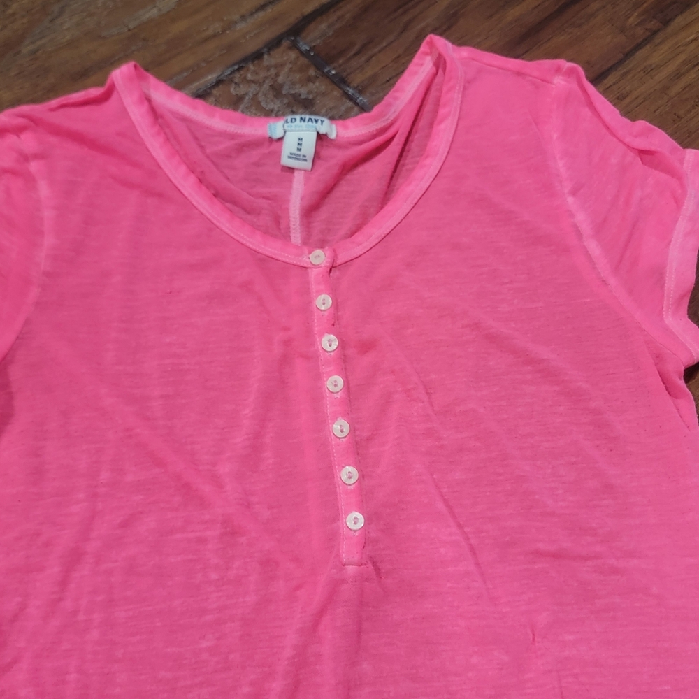 Old Navy top - Picture 4 of 7